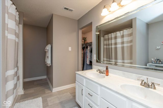 782 Runnymede Court, Greenfield, IN 46140