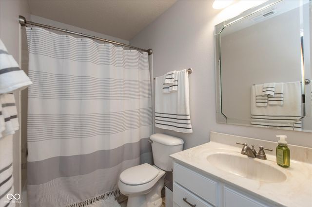 782 Runnymede Court, Greenfield, IN 46140