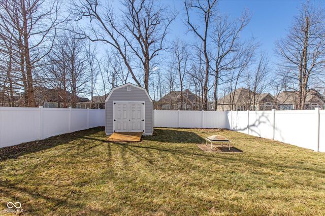 782 Runnymede Court, Greenfield, IN 46140