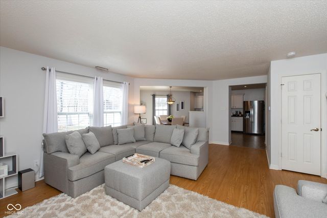 782 Runnymede Court, Greenfield, IN 46140