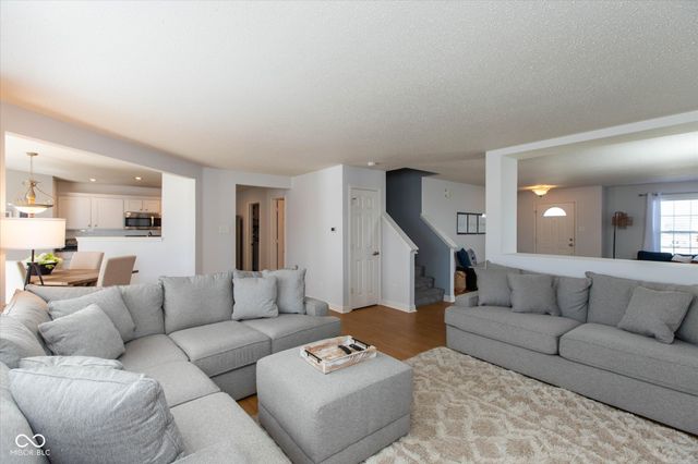 782 Runnymede Court, Greenfield, IN 46140