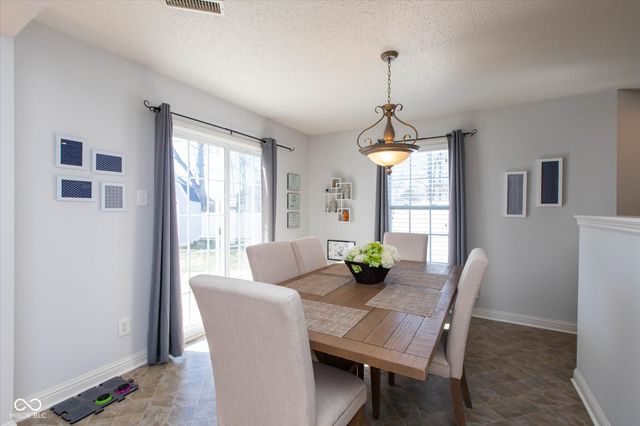 782 Runnymede Court, Greenfield, IN 46140