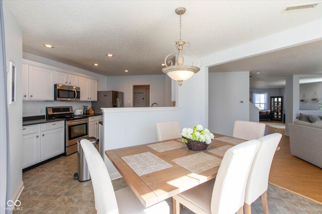 782 Runnymede Court, Greenfield, IN 46140