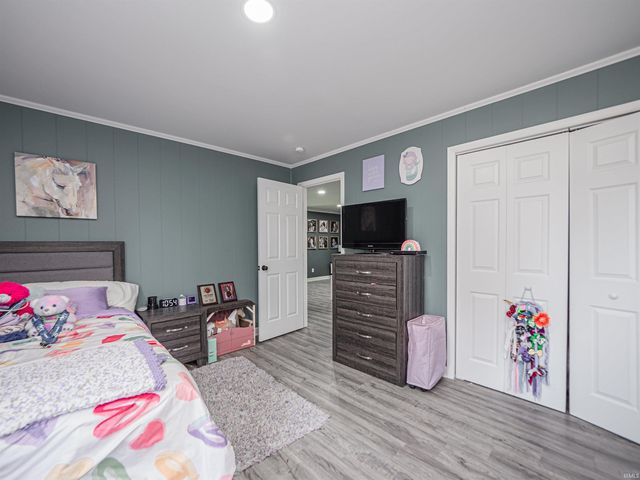 1005 E Porter Street, Winslow, IN 47598