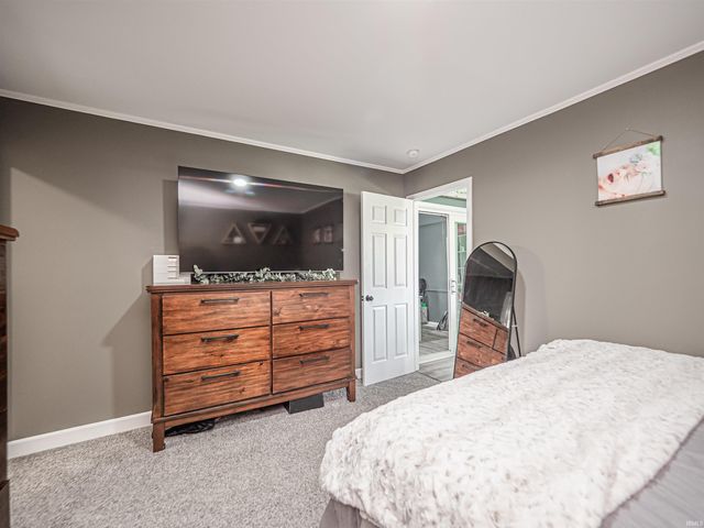 1005 E Porter Street, Winslow, IN 47598