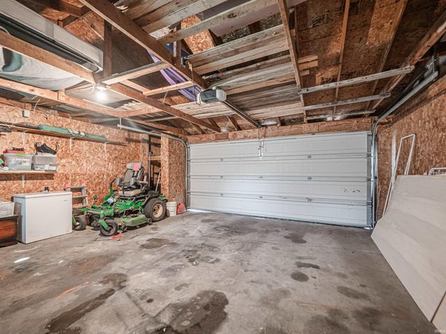 1005 E Porter Street, Winslow, IN 47598