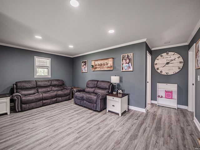 1005 E Porter Street, Winslow, IN 47598