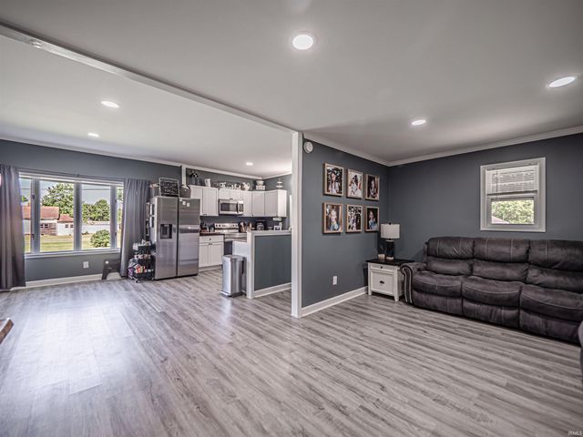 1005 E Porter Street, Winslow, IN 47598