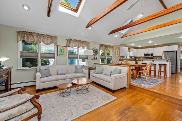 763 Webster St, Needham, MA 02492