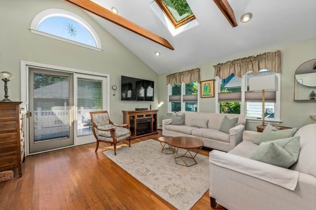 763 Webster St, Needham, MA 02492