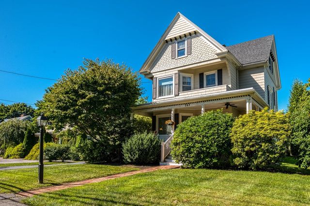 763 Webster St, Needham, MA 02492