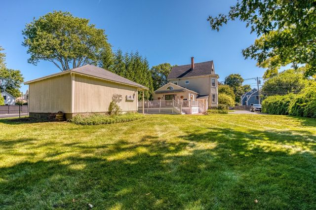 763 Webster St, Needham, MA 02492