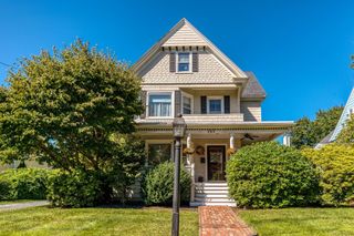763 Webster St, Needham, MA 02492