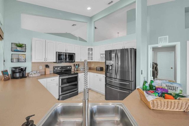 5464 NW Milner Drive, Port St. Lucie, FL 34983