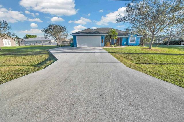 5464 NW Milner Drive, Port St. Lucie, FL 34983