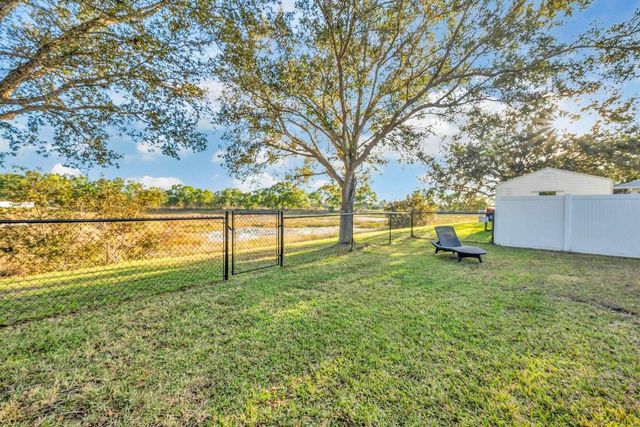 5464 NW Milner Drive, Port St. Lucie, FL 34983