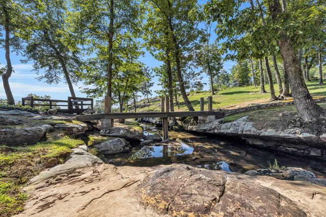 405 Boone Pass, Jasper, TN 37347