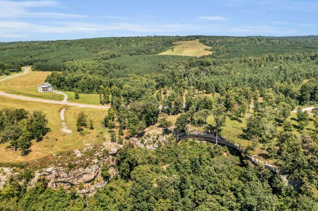 405 Boone Pass, Jasper, TN 37347