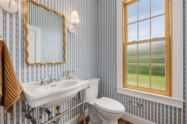 349 SE 4th Street, Bentonville, AR 72712