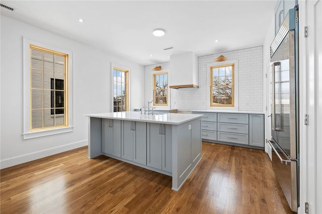 349 SE 4th Street, Bentonville, AR 72712