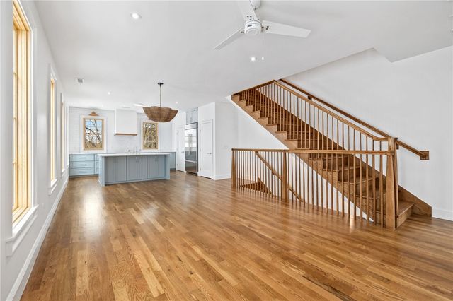 349 SE 4th Street, Bentonville, AR 72712