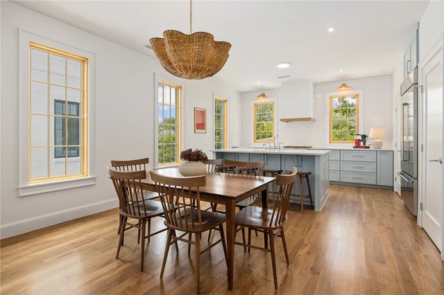 349 SE 4th Street, Bentonville, AR 72712