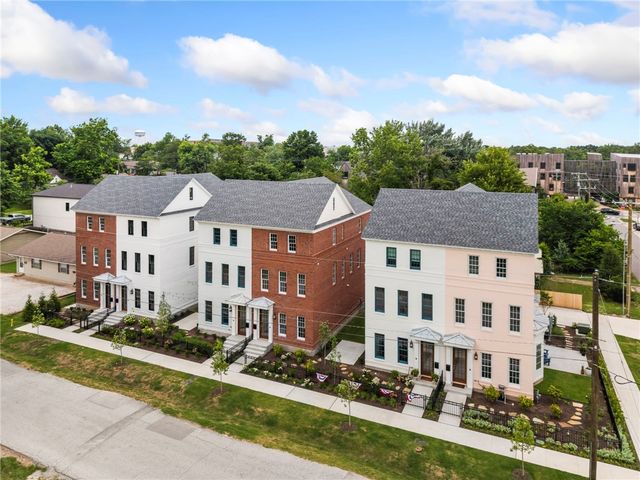 349 SE 4th Street, Bentonville, AR 72712