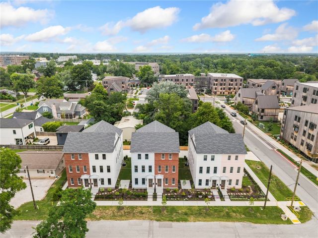 349 SE 4th Street, Bentonville, AR 72712