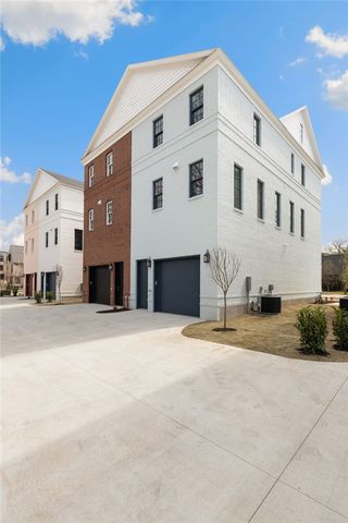 349 SE 4th Street, Bentonville, AR 72712