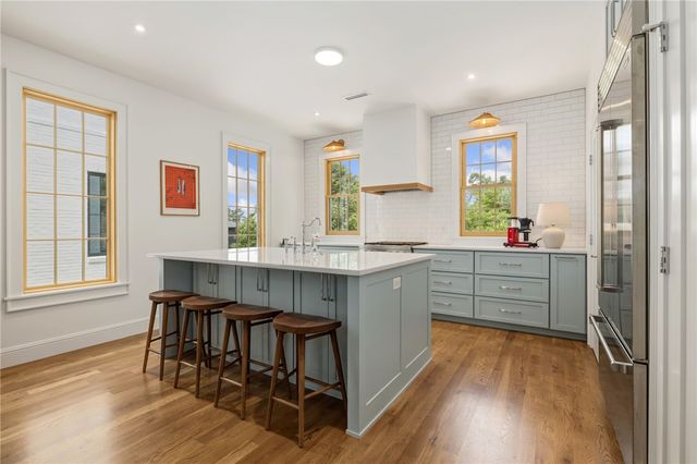349 SE 4th Street, Bentonville, AR 72712