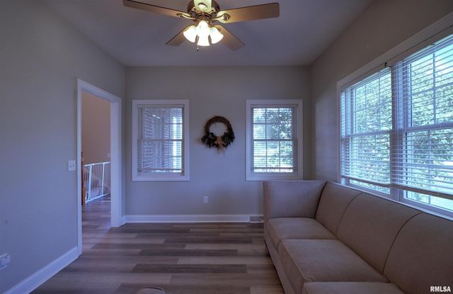 1917 11TH Street, Camanche, IA 52730