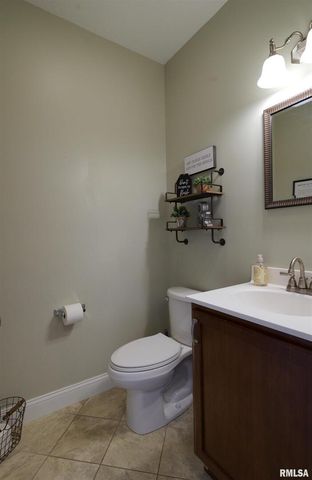 1917 11TH Street, Camanche, IA 52730