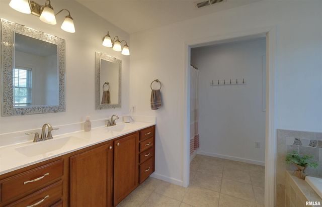 1917 11TH Street, Camanche, IA 52730