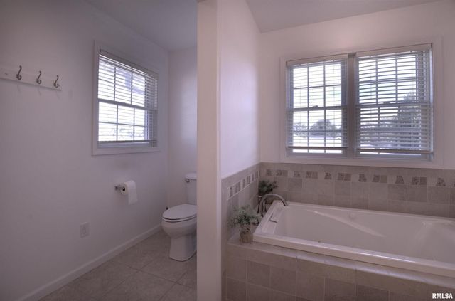 1917 11TH Street, Camanche, IA 52730