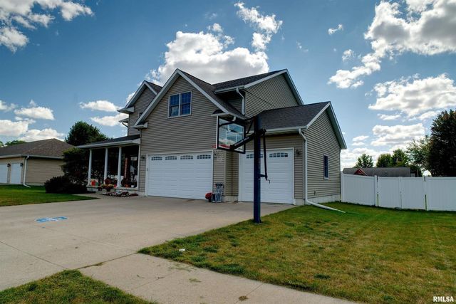 1917 11TH Street, Camanche, IA 52730