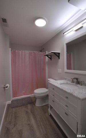 1917 11TH Street, Camanche, IA 52730