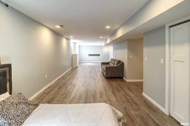 1917 11TH Street, Camanche, IA 52730