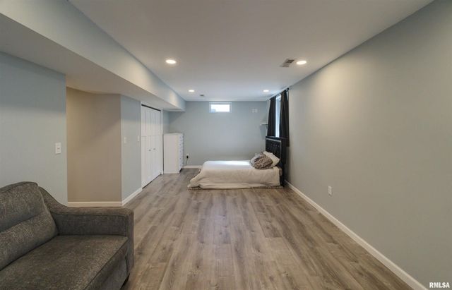 1917 11TH Street, Camanche, IA 52730