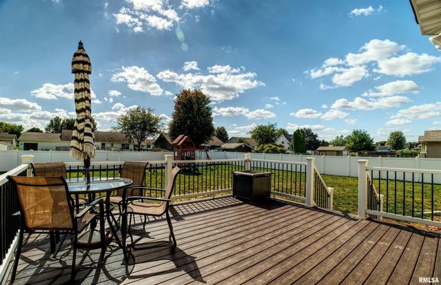 1917 11TH Street, Camanche, IA 52730