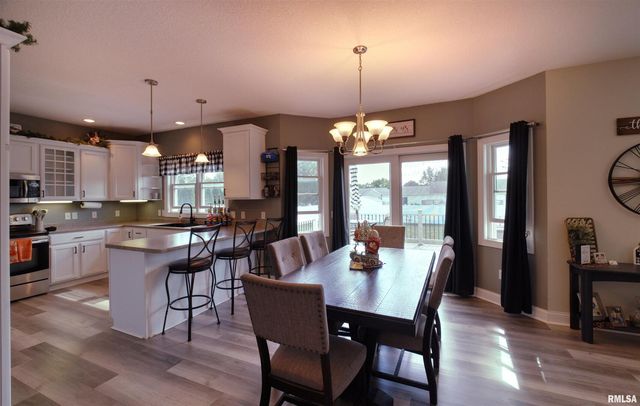 1917 11TH Street, Camanche, IA 52730