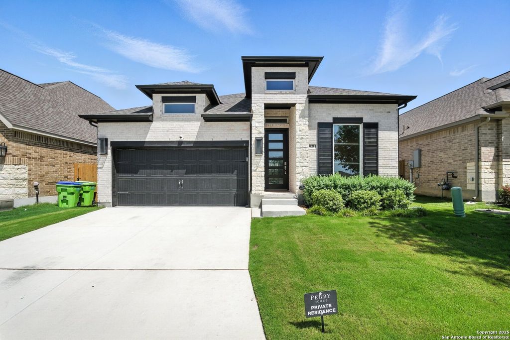 9215 Aggie Run, San Antonio, TX 78254