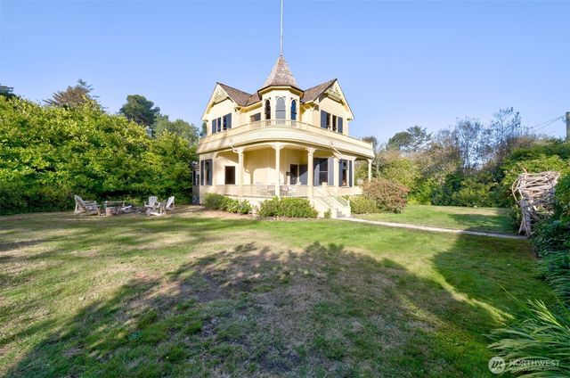 1103 37th Place, Seaview, WA 98644