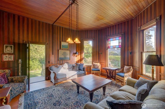 1103 37th Place, Seaview, WA 98644