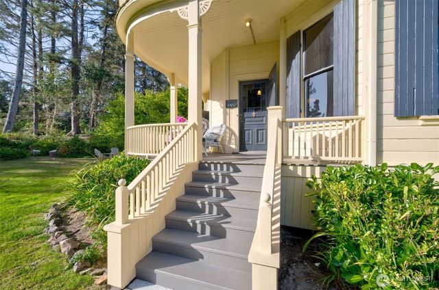 1103 37th Place, Seaview, WA 98644