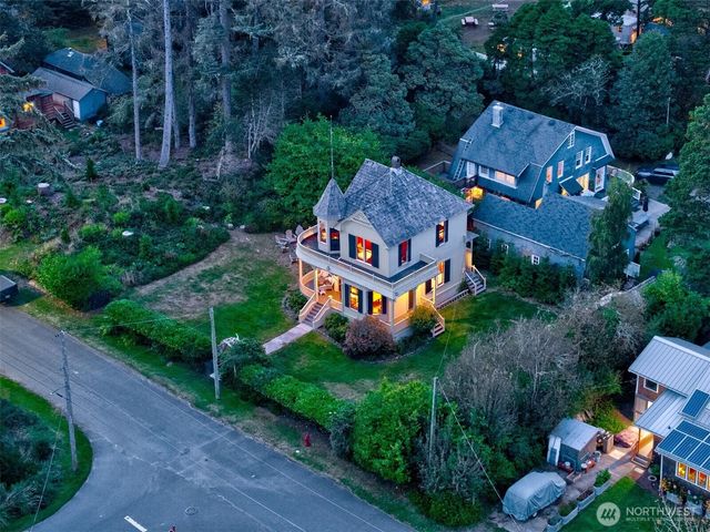 1103 37th Place, Seaview, WA 98644