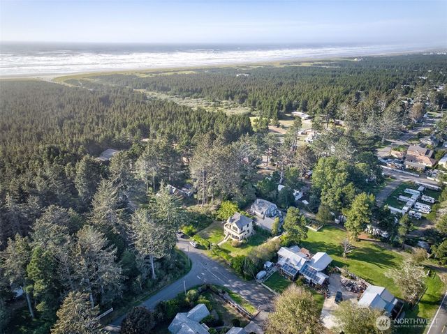 1103 37th Place, Seaview, WA 98644