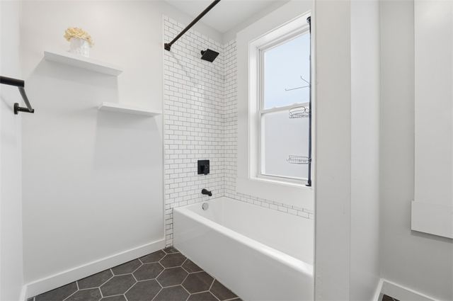 5317 Dresden Way, Lawrenceville, PA 15201