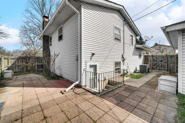 2130 Martha Street, Highland, IN 46322