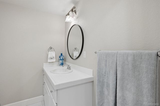 575 S High Street, Denver, CO 80209