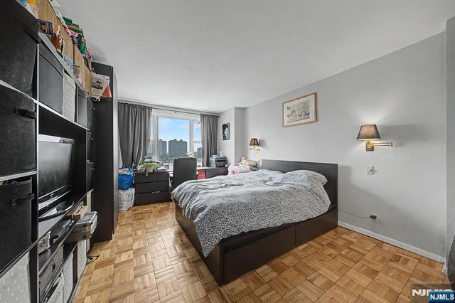 2000 Linwood Avenue 10R, Fort Lee, NJ 07024